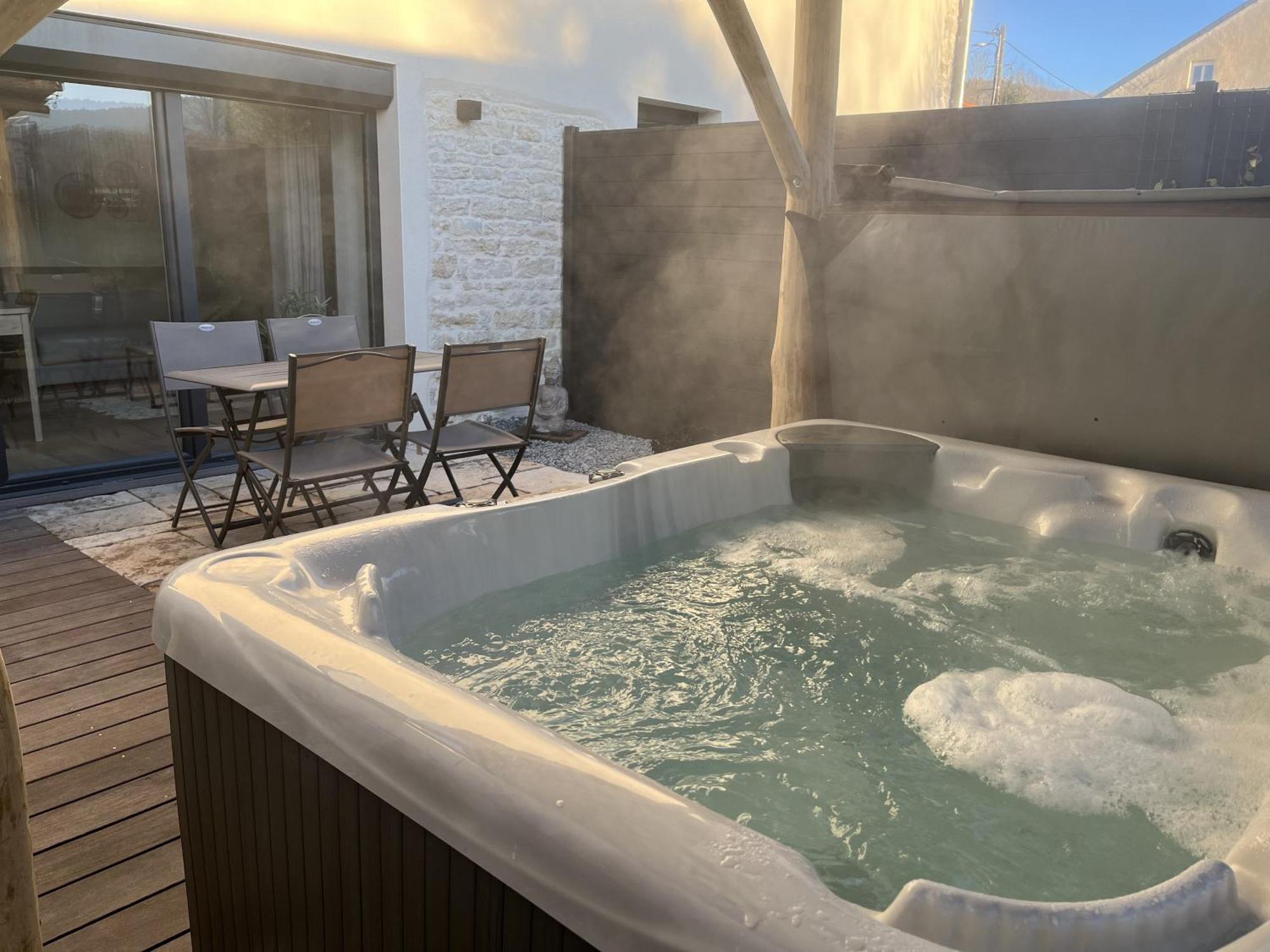 Sejour Detente - Appart'Hotel N 1 Avec Jaccuzi, Piscine Et Petit-Dejeuner Chouzelot Екстер'єр фото