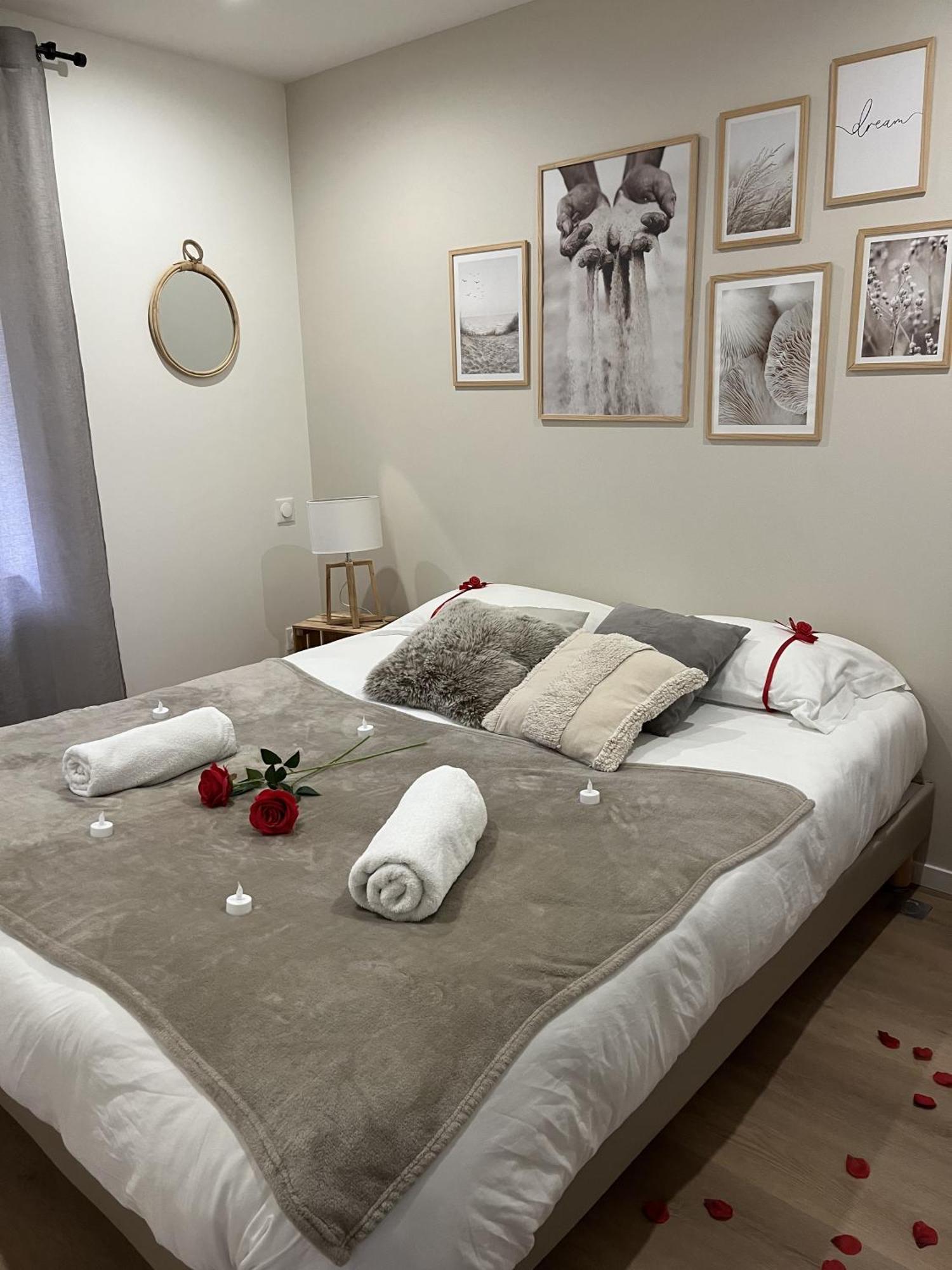 Sejour Detente - Appart'Hotel N 1 Avec Jaccuzi, Piscine Et Petit-Dejeuner Chouzelot Екстер'єр фото